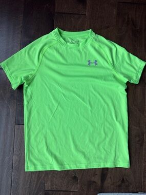 YMD Under Armour Short-Sleeve Performance -Loose fit